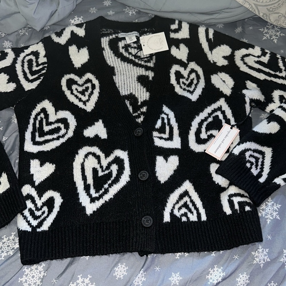 Cupcakes & Cashmere Valentine's Heart Cardigan - Picture 2 of 7